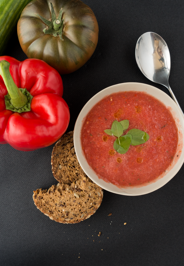 Soupe froide de tomates façon Gazpacho (1/3)