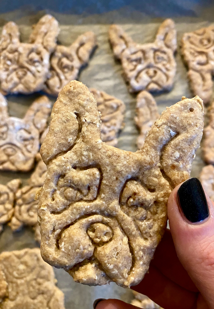 Biscuits pour chien au beurre de cacahuètes (1/1)